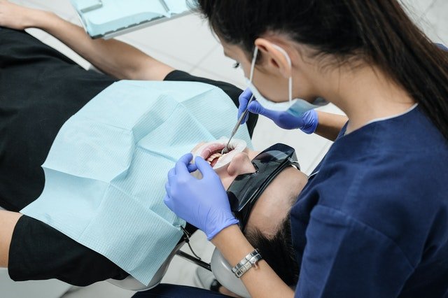 Oral-examination-of-your-teeth
